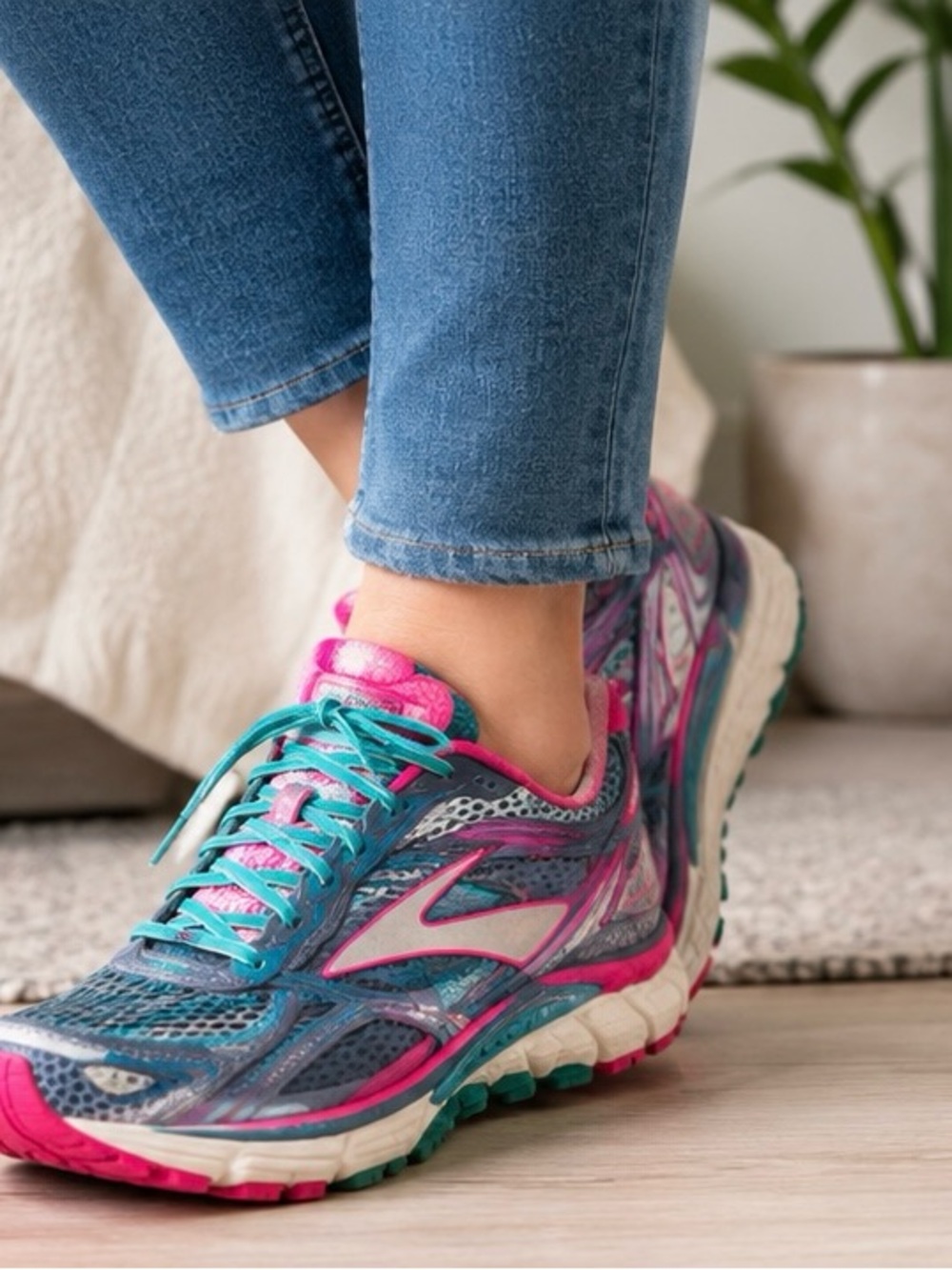 Women Brooks Grey & Pink Athletic Running Shoes